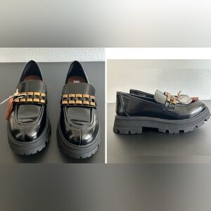 NEW MIA GABINA Anatomic Comfort Footbed Shiny Black Loafers Sz 9M CHAIN HARDWARE